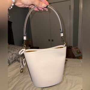 Coach Dakota Bucket Bag 16 in Chalk